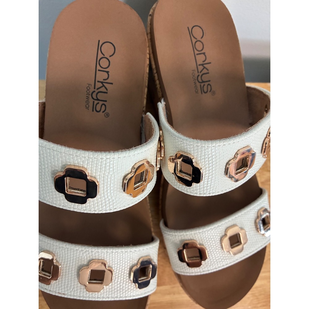 Corkys White Two Strap Wedge Sandals Rose Gold Floral Hardware Size 8